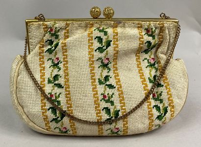 Woven evening bag with flower motifs 
Length...