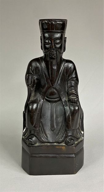  CHINE OU VIETNAM, XXe siècle 
Sujet en bronze à l'effigie d'un dignitaire représenté...