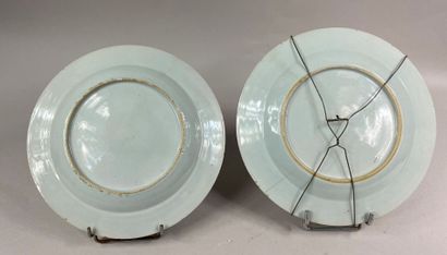  CHINE, Compagnie des Indes, XIXe siècle 
Ensemble de deux assiettes en porcelaine...
