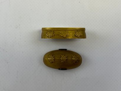  JAPAN 
Fuchi kashira in gilded brass (?) 
It is decorated with maple leaves in relief....