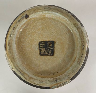  CHINA, NANKIN 
Polychrome enamelled stoneware baluster vase decorated with battle...