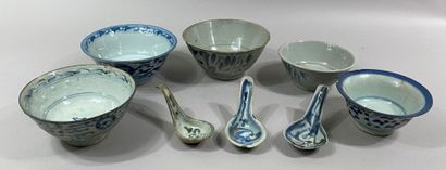 VIETNAM, HUE BLUE 
Set of five bowls and...