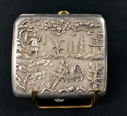  VIETNAM/INDOCHINA 
Silver case (min. 800) decorated with an embossed decoration...