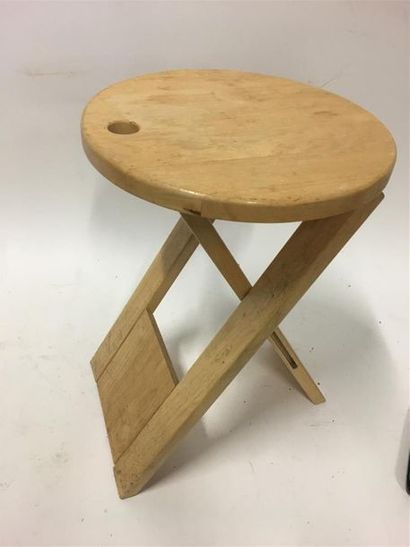 null Tabouret pliant en bois clair