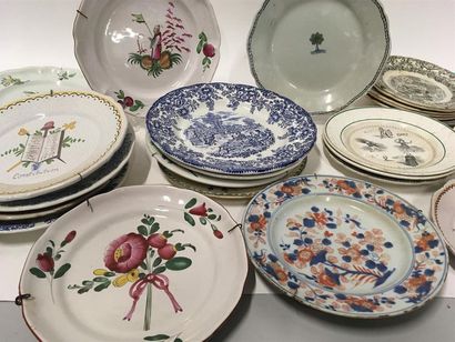 null Lot d'assiettes en porcelaine et faience