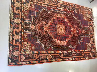 null Caucase Petit tapis laine fait main
110 x 167 cm