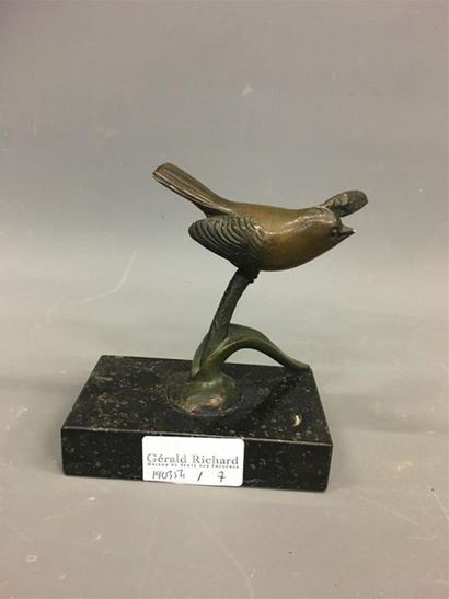 null Iréné ROCHARD
oiseau sur une branche
Epreuve en bronze, socle en marbre noir...