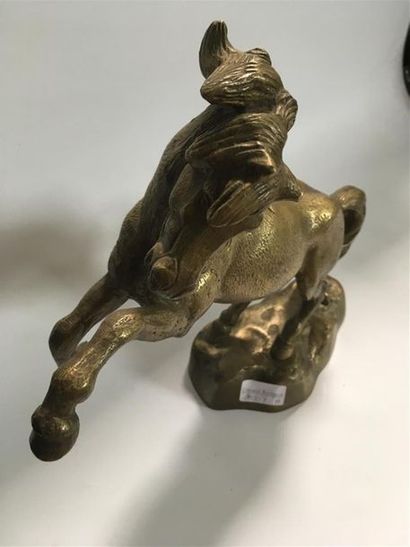 null Cheval en bronze
H: 31 cm
