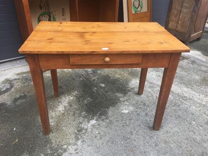 null Table en bois naturel un tiroir en ceinture
100 x 6 0x 75 cm