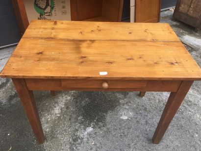 null Table en bois naturel un tiroir en ceinture
100 x 6 0x 75 cm