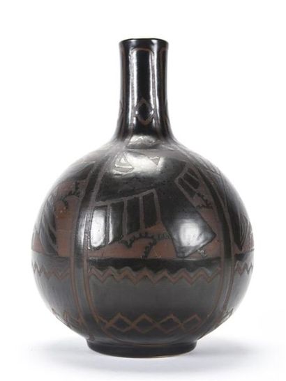 Charles CATTEAU & Boch 
Vase de forme boule...