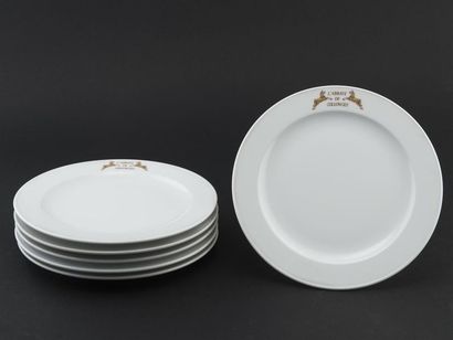 null Six assiettes plates en porcelaine blanche, siglées de « l'abbaye à Collong...