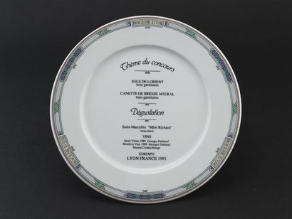 null Six assiettes en porcelaine éditées pour le concours Bocuse d'or 1991, décor...