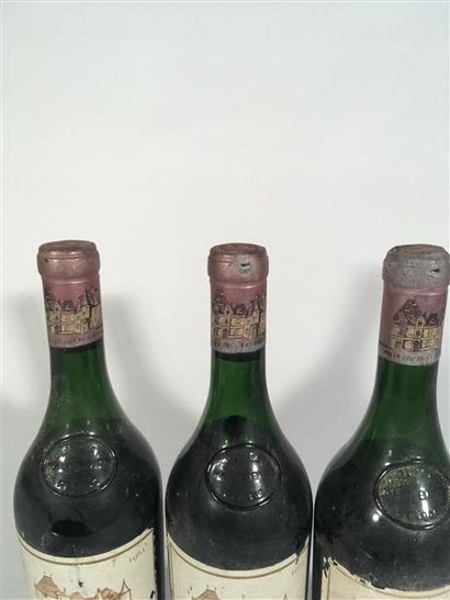 null 3 B CHÂTEAU HAUT BRION (1 à 4,3; 1 à 5 et 1 à 5,5 cm; e.a. à e.t.a. avec le...