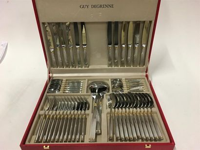 null Guy Degrenne ménagère complète
12 couteaux, 12 fourchettes, 12 cuillères, 12...