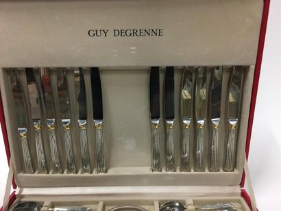 null Guy Degrenne ménagère complète
12 couteaux, 12 fourchettes, 12 cuillères, 12...