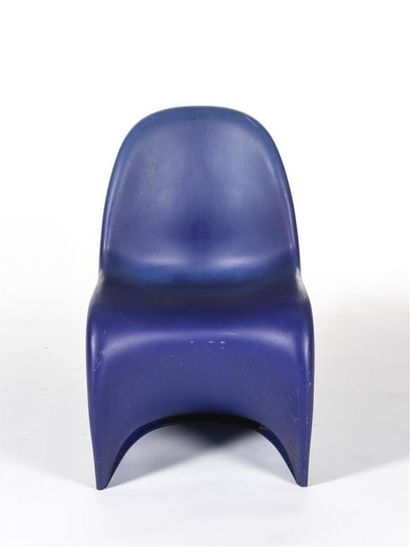 null VERNER PANTON (1926-1998)
Paire de chaises modèle Panton Chair Standard en polypropylène...