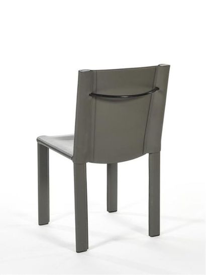 null Matteo GRASSI (1927-2001)
Paire de deux chaises modèle Coral entièrement gainées...