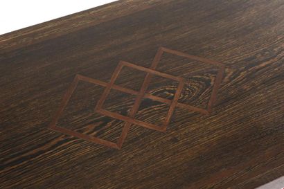 null TRAVAIL SCANDINAVE
Table basse de forme rectangulaire en placage de bois de...