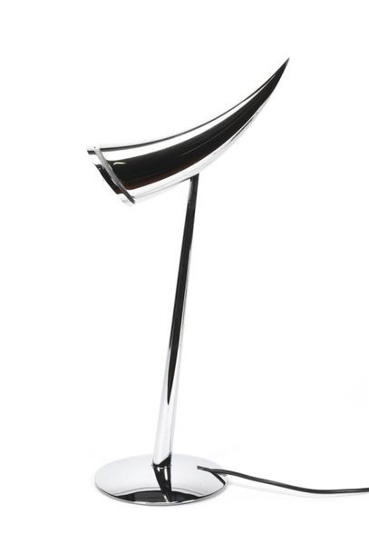 null Philippe STARCK (né en 1949)
Lampe modèle Ara à structure en zamac chromé, tige...