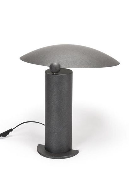 null Jean-michel WILMOTTE (Né en 1948) 
Lampe modèle Washington en métal laqué noir,...