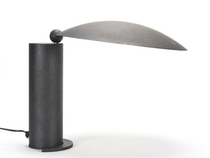 null Jean-michel WILMOTTE (Né en 1948) 
Lampe modèle Washington en métal laqué noir,...