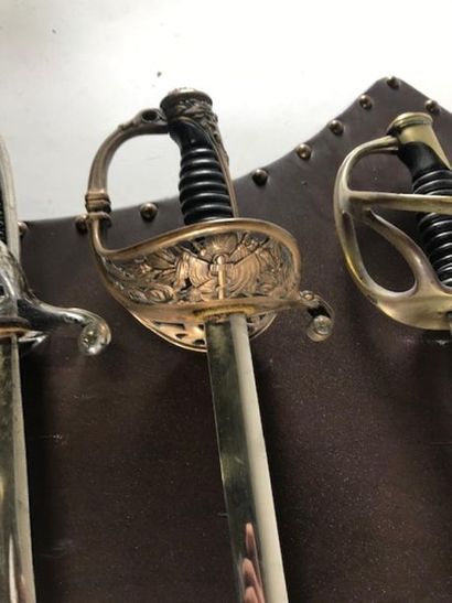 null Panoplie de sabres français modèle d'infanterie 1882, 1845, sabre d'officier...