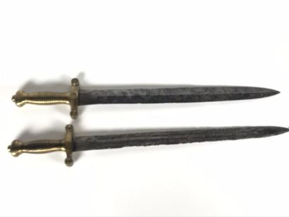 null Deux glaives modèle 1831,dont un à la lame signée TALABOT 