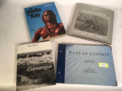 null Un ensemble de 4 livres de photographies, dont Lucien Clergue, « Les nouba de...