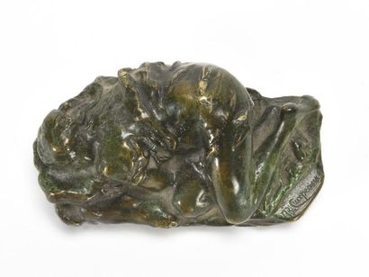 null Jean Baptiste CARPEAUX 
Jeune fille endormie
Sujet en bronze à patine verte,...