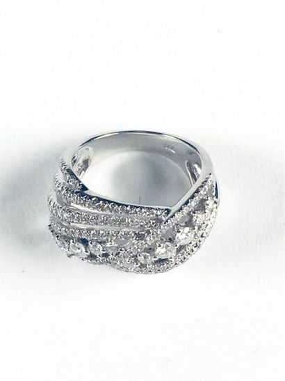 null Bague jonc ajourée en or blanc (750) 18K sertie de diamants taille moderne pour...