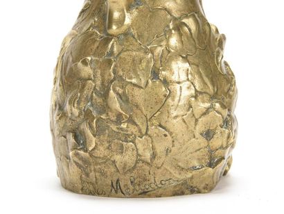 null Jules MELIODON 
Vase en bronze à décor d'angelot et masque
Paris Bouchet
H :...