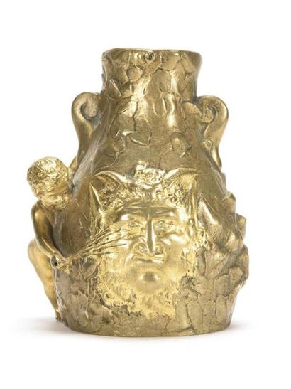 null Jules MELIODON 
Vase en bronze à décor d'angelot et masque
Paris Bouchet
H :...