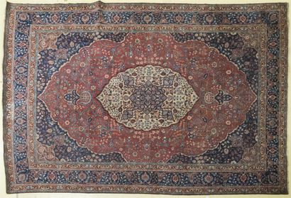 null IRAN grand tapis en laine à fond bleu
387 x 290 cm