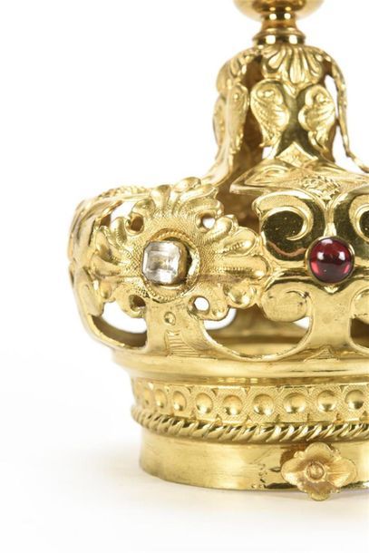 null Importante couronne de statue en laiton doré et pierres de couleur
19ème siècle
H...
