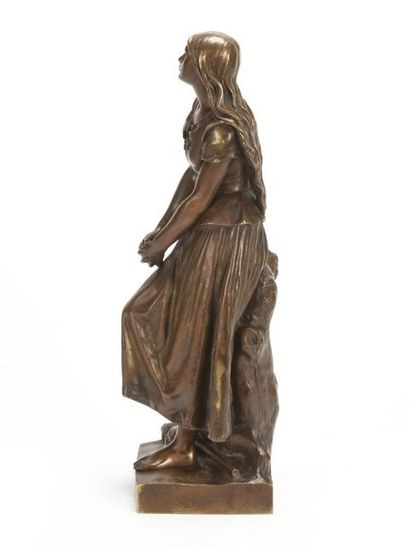 null Eugène LAURENT (1832-1898)
Jeanne d'Arc à Domremy
Epreuve en bronze patiné
Signée
H...