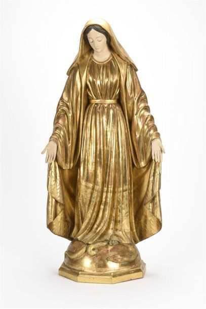 null Vierge en bois laqué doré et sculpté
19ème siècle
H : 84 - L :38 cm