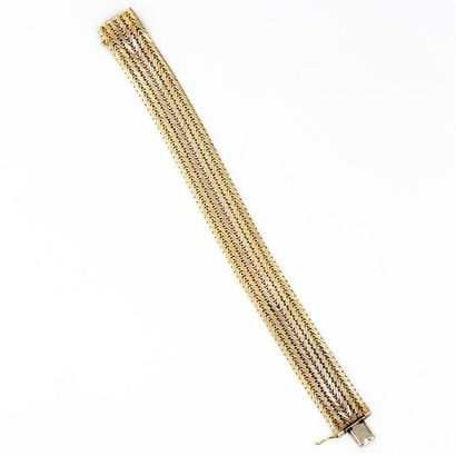 null Bracelet ruban en or jaune (750) 18K à maillons en chevrons. Longueur : 19 cm....