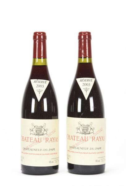 null 2 B CHATEAUNEUF DU PAPE Rouge (1 accroc léger clm.) Château Rayas 2003