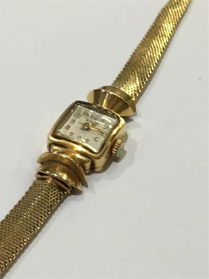 null ROBUR montre de dame, boîtier et bracelet en or jaune (750) 18K. Lunette carrée....