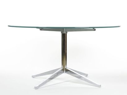 null Florence KNOLL (1917-2019)
Table modèle 2480 à piètement en métal chromé d'où...