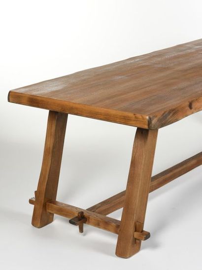 null Olavi HANNINEN (1920-1992)
Très grande table de salle à manger à une entretoise...