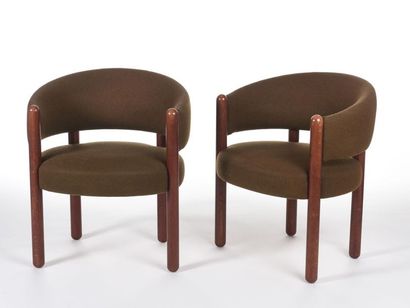 null Robert (Né en 1931) & Trix (Née en 1933) HAUSSMANN
Paire de fauteuils à piètements...