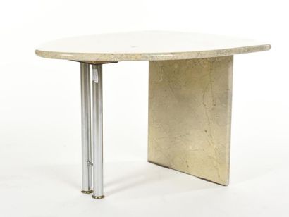 null TRAVAIL 1970
Paire de tables basses gigognes en marbre et piètement en métal...
