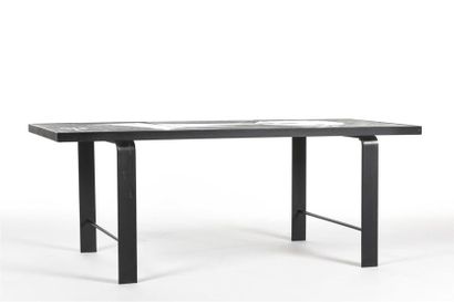 null Dans l'esprit de Guidette CARBONELL
Table basse à structure en métal laqué noir...
