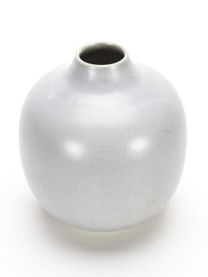 null Alexis KOSTANDA (1921-2007) 
Vase de forme boule en terre émaillée à émaillage...