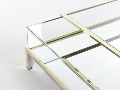 null ROMEO REGA (XXème)
Grande table basse vitrine coulissante de forme carrée en...