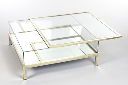 null ROMEO REGA (XXème)
Grande table basse vitrine coulissante de forme carrée en...