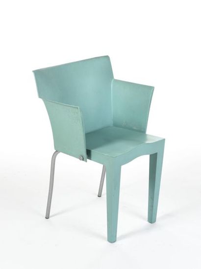 null Philippe STARCK ( Né en 1949)
Suite de quatre chaises modèle Dr Globe à assise...