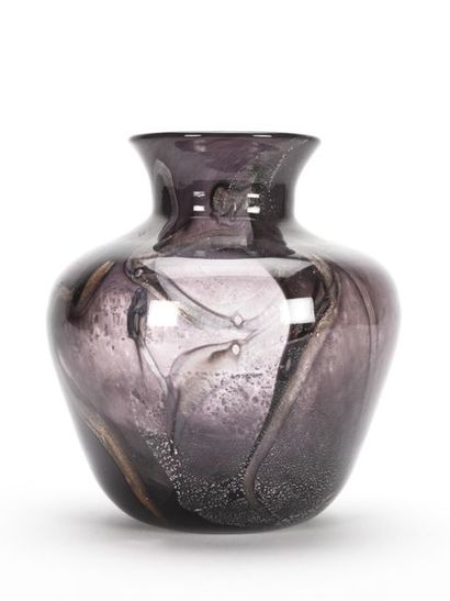 null Carlos VIEIRA (XX- XXI ème)
Vase de forme ovoïdale en verre soufflé multicouches...